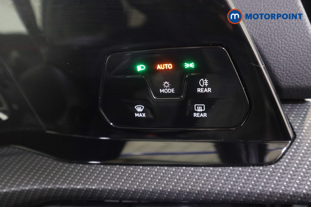 Volkswagen Golf R-Line Automatic Petrol Hatchback - Stock Number (1628949) - 12th supplementary image