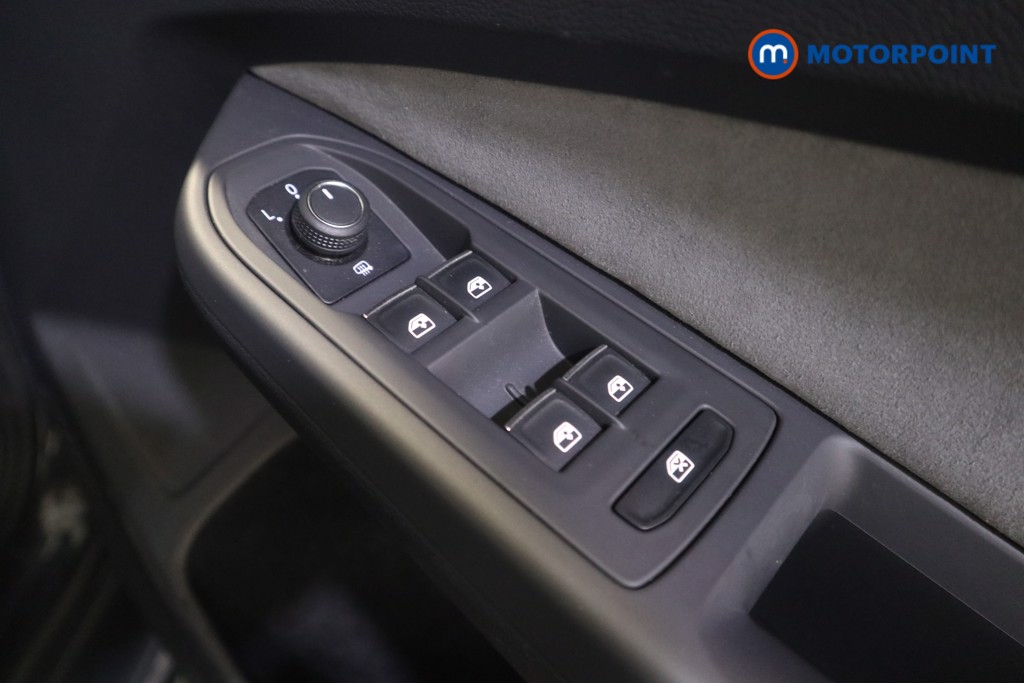 Volkswagen Golf R-Line Automatic Petrol Hatchback - Stock Number (1628949) - 14th supplementary image