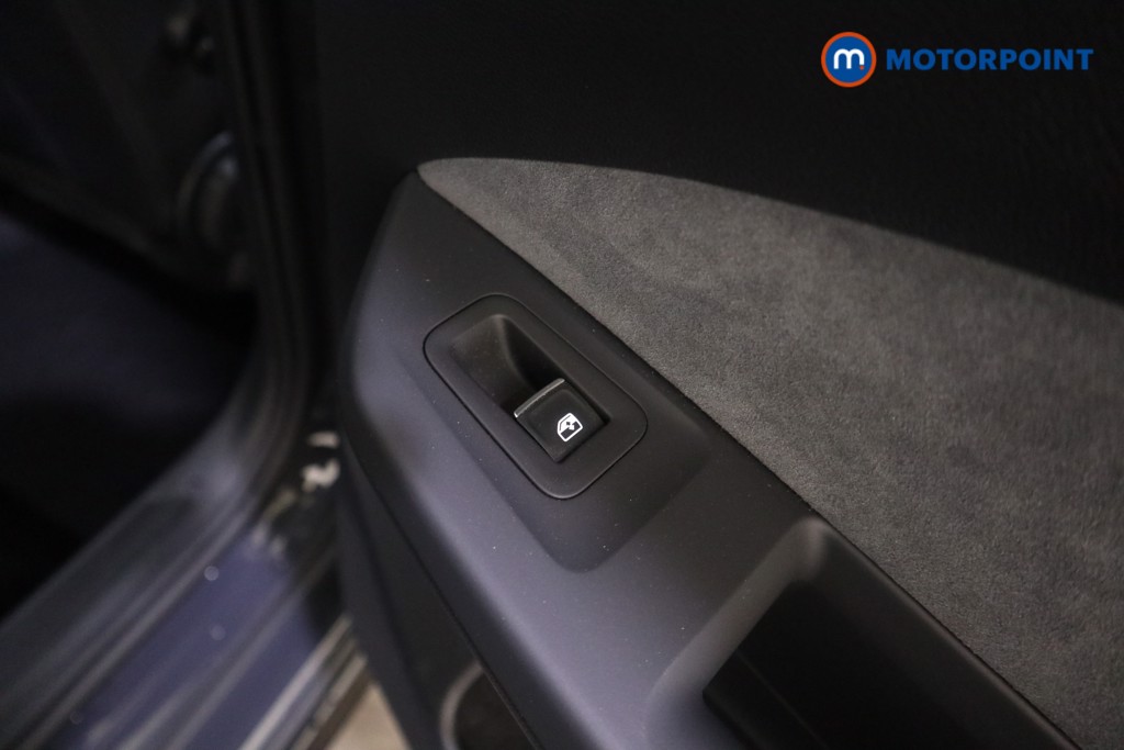 Volkswagen Golf R-Line Automatic Petrol Hatchback - Stock Number (1628949) - 20th supplementary image