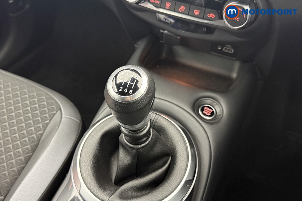 Nissan Juke N-Connecta Manual Petrol SUV - Stock Number (1629360) - 6th supplementary image