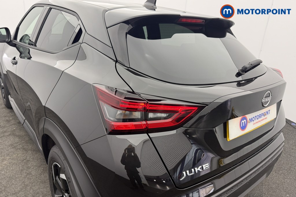 Nissan Juke N-Connecta Manual Petrol SUV - Stock Number (1629360) - 23rd supplementary image