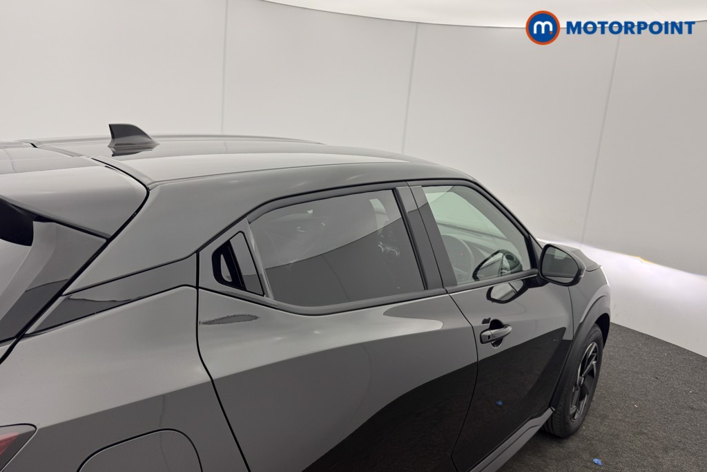 Nissan Juke N-Connecta Manual Petrol SUV - Stock Number (1629360) - 27th supplementary image