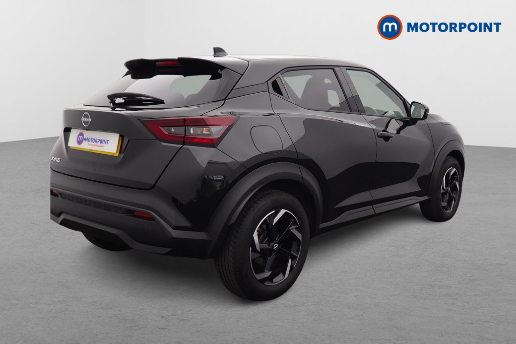 Nissan Juke N-Connecta Manual Petrol SUV - Stock Number (1629360) - Drivers side rear corner