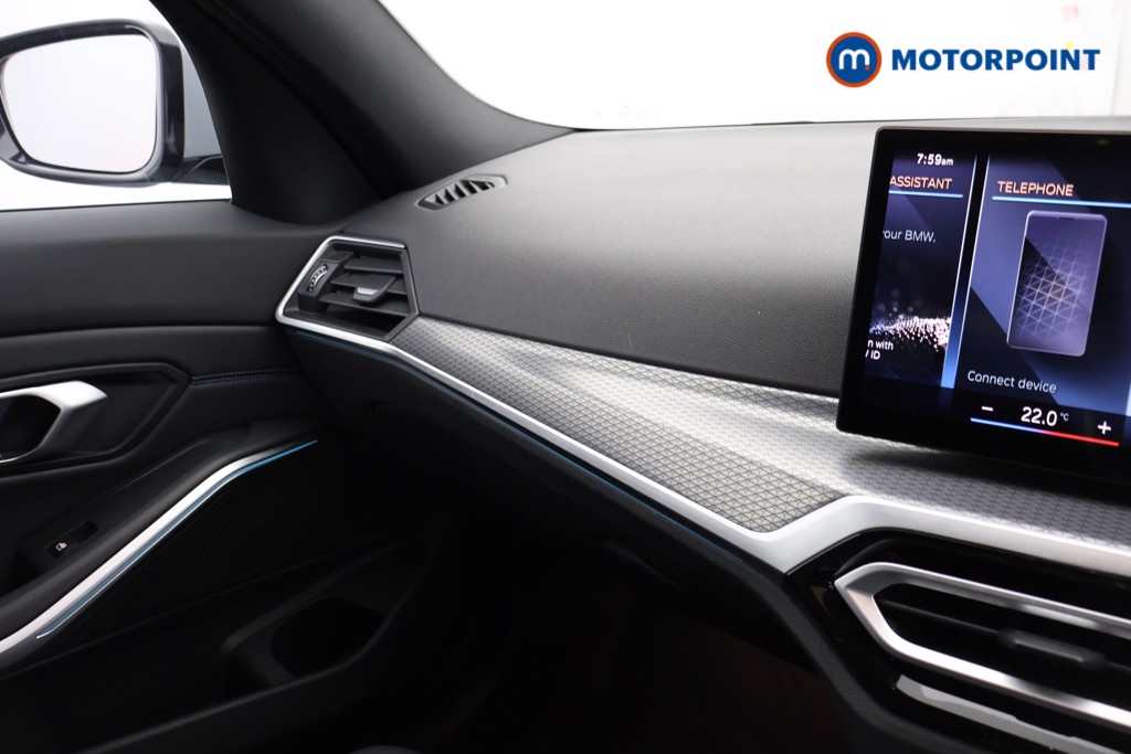 BMW 3 Series M Sport Automatic Petrol Plug-In Hybrid Estate - Stock Number (1629415) - 9th supplementary image
