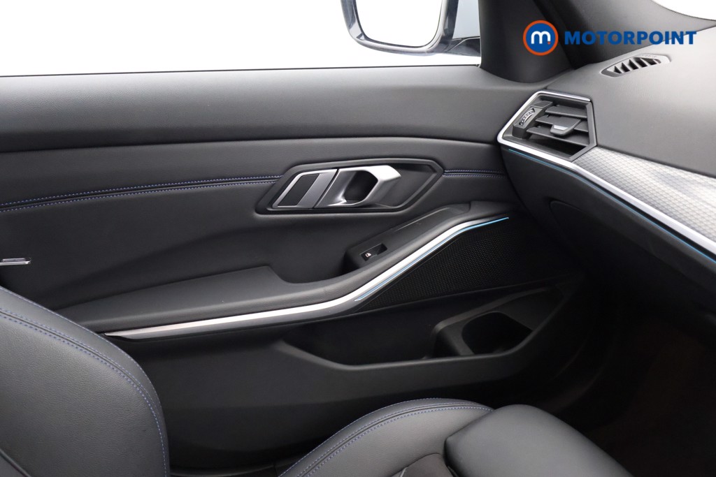 BMW 3 Series M Sport Automatic Petrol Plug-In Hybrid Estate - Stock Number (1629415) - 10th supplementary image