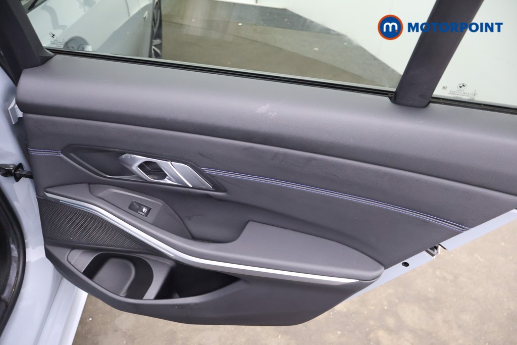 BMW 3 Series M Sport Automatic Petrol Plug-In Hybrid Estate - Stock Number (1629415) - 17th supplementary image