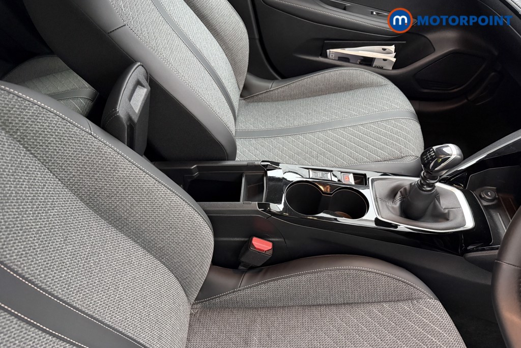 Peugeot 208 Allure Manual Petrol Hatchback - Stock Number (1630122) - 12th supplementary image