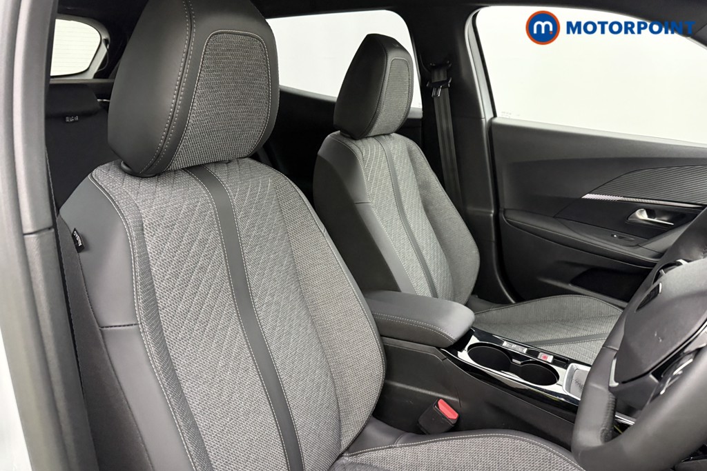 Peugeot 2008 Allure Manual Petrol SUV - Stock Number (1630156) - 14th supplementary image