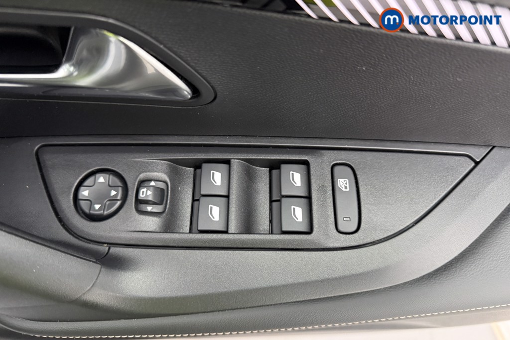 Peugeot 2008 Allure Manual Petrol SUV - Stock Number (1630156) - 16th supplementary image
