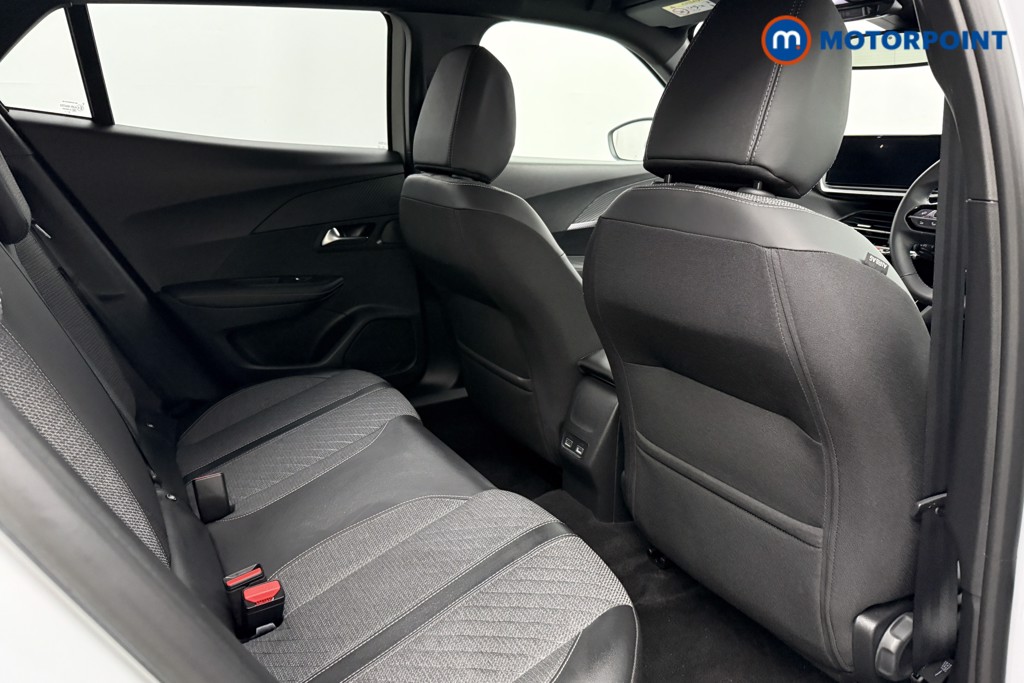 Peugeot 2008 Allure Manual Petrol SUV - Stock Number (1630156) - 17th supplementary image