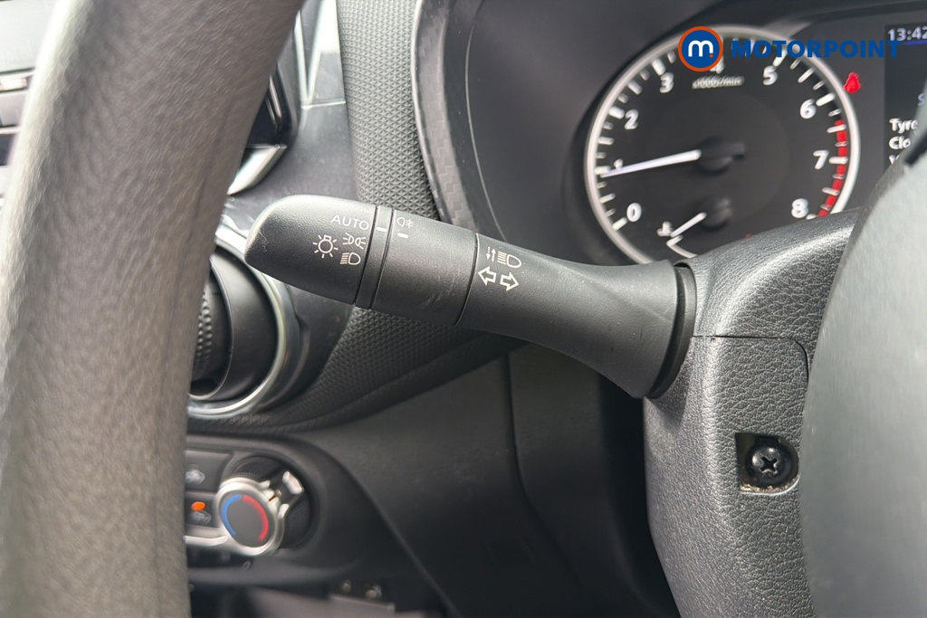Nissan Juke Visia Manual Petrol SUV - Stock Number (1630730) - 5th supplementary image