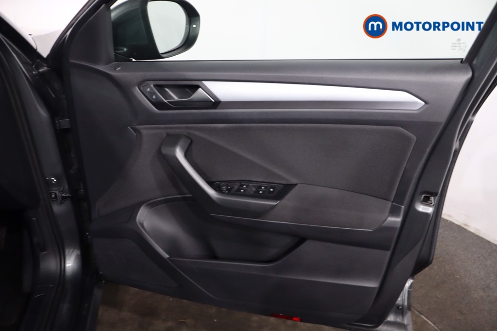 Volkswagen T-Roc Life Manual Petrol SUV - Stock Number (1630845) - 24th supplementary image