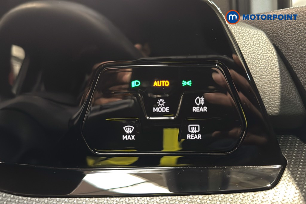 Volkswagen Golf R-Line Automatic Petrol Hatchback - Stock Number (1630849) - 18th supplementary image