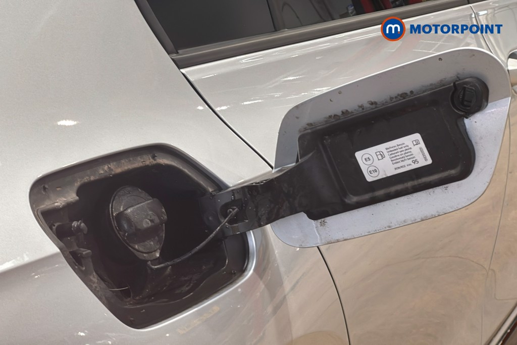 Volkswagen Golf R-Line Automatic Petrol Hatchback - Stock Number (1630849) - 41st supplementary image