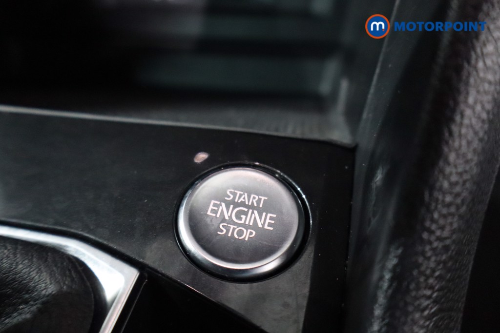 Volkswagen Tiguan R-Line Edition Automatic Petrol SUV - Stock Number (1630928) - 24th supplementary image
