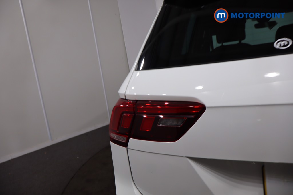Volkswagen Tiguan R-Line Edition Automatic Petrol SUV - Stock Number (1630928) - 42nd supplementary image