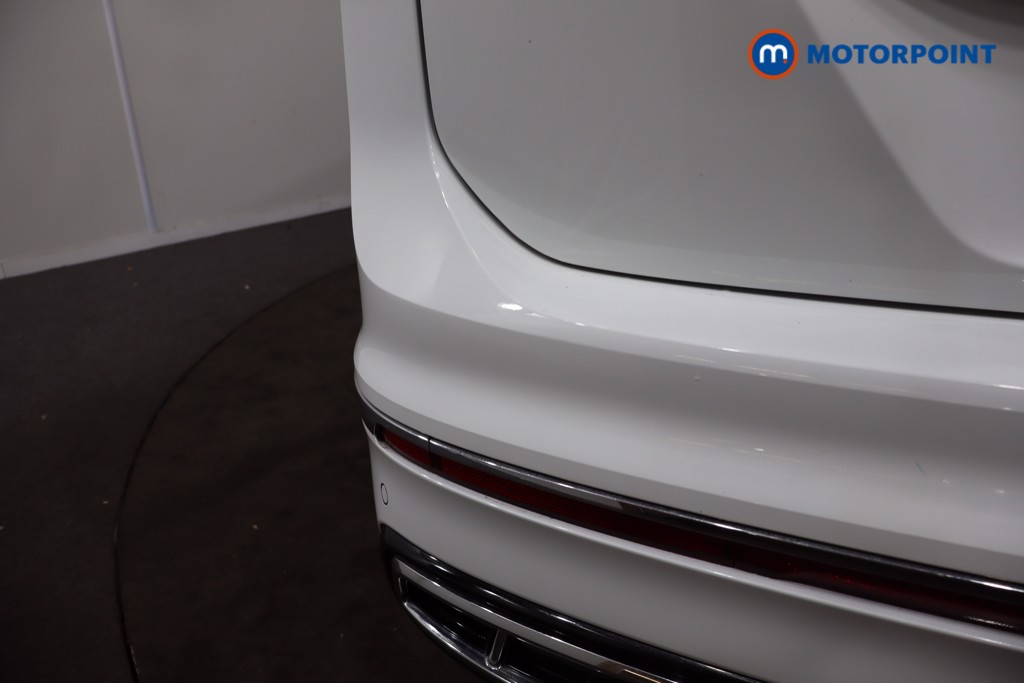 Volkswagen Tiguan R-Line Edition Automatic Petrol SUV - Stock Number (1630928) - 43rd supplementary image