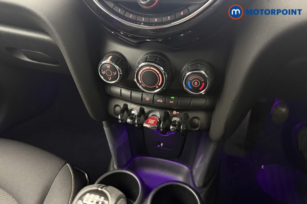 Mini Hatchback Cooper Classic Manual Petrol Hatchback - Stock Number (1631043) - 5th supplementary image