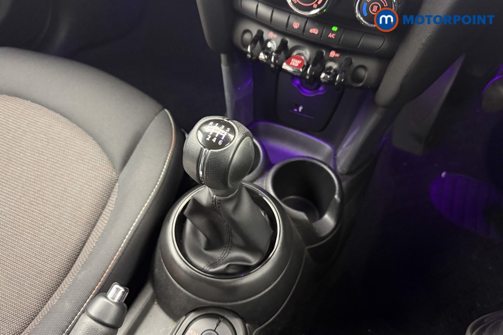 Mini Hatchback Cooper Classic Manual Petrol Hatchback - Stock Number (1631043) - 6th supplementary image