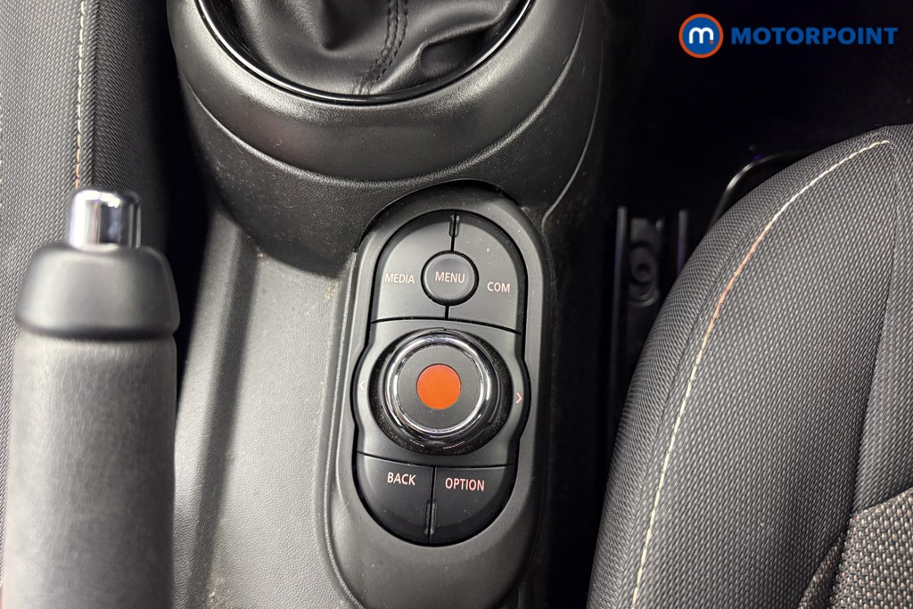 Mini Hatchback Cooper Classic Manual Petrol Hatchback - Stock Number (1631043) - 7th supplementary image