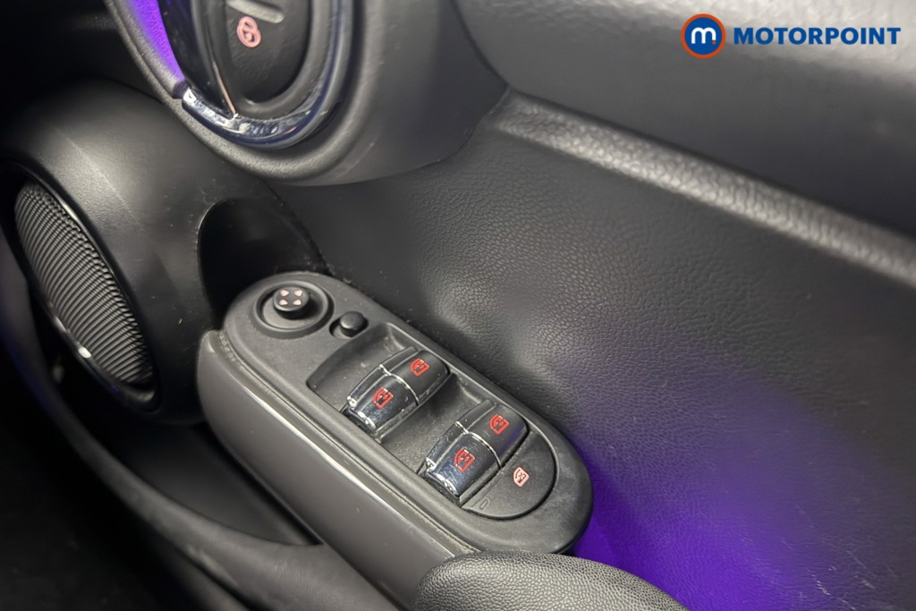 Mini Hatchback Cooper Classic Manual Petrol Hatchback - Stock Number (1631043) - 11th supplementary image