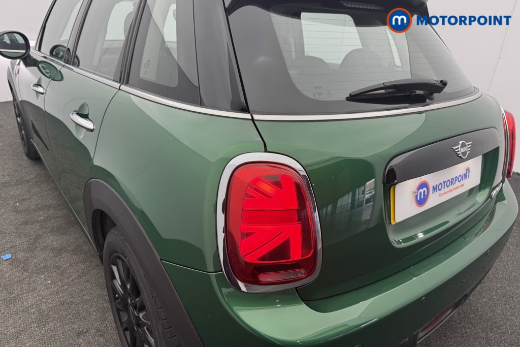 Mini Hatchback Cooper Classic Manual Petrol Hatchback - Stock Number (1631043) - 21st supplementary image