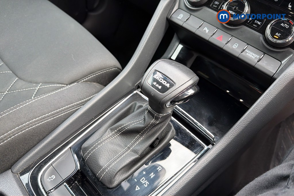 Skoda Karoq Sportline Automatic Diesel SUV - Stock Number (1631690) - 15th supplementary image