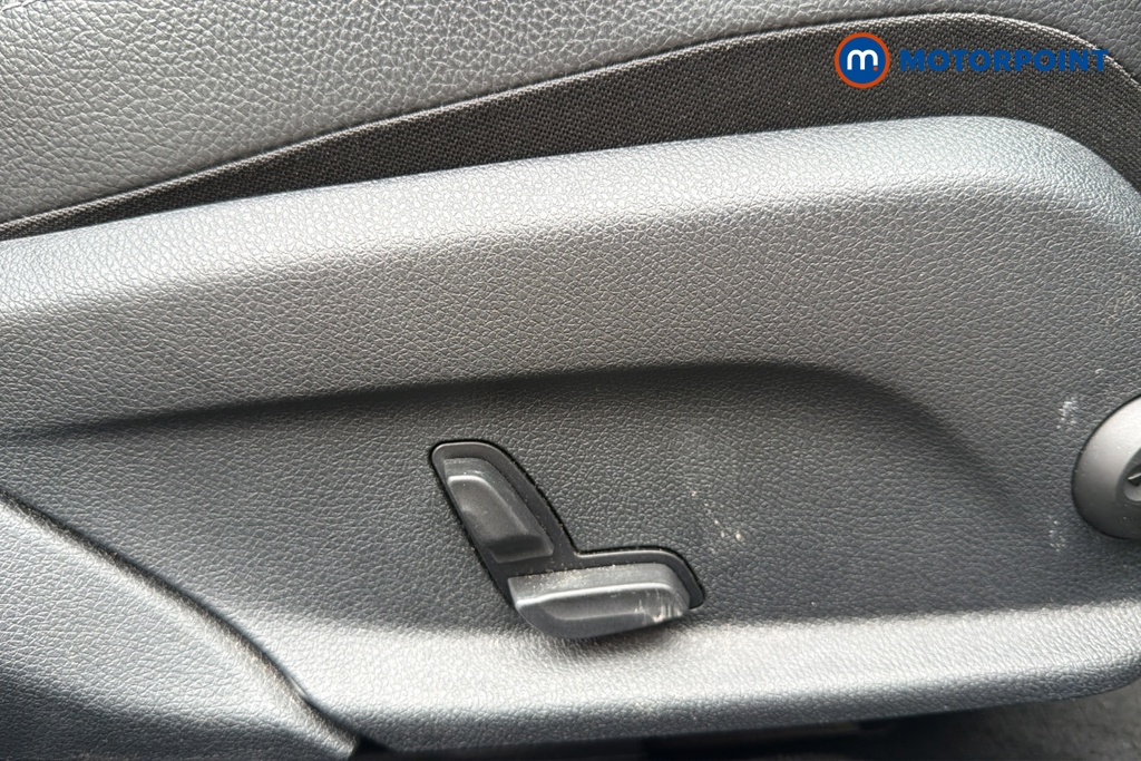 Mercedes-Benz C Class Sport Automatic Petrol Saloon - Stock Number (1631800) - 23rd supplementary image