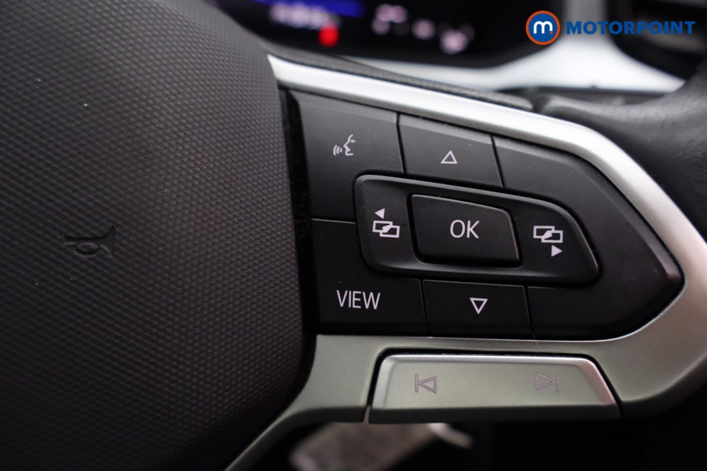 Volkswagen T-Roc Life Manual Petrol SUV - Stock Number (1611669) - 4th supplementary image