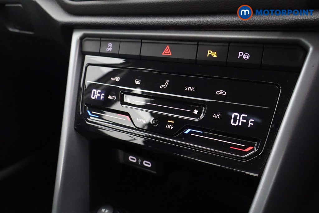 Volkswagen T-Roc Life Manual Petrol SUV - Stock Number (1611669) - 7th supplementary image