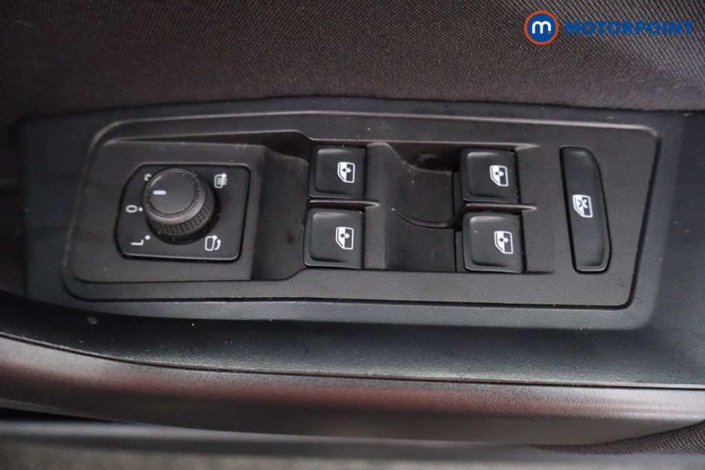 Volkswagen T-Roc Life Manual Petrol SUV - Stock Number (1611669) - 11th supplementary image