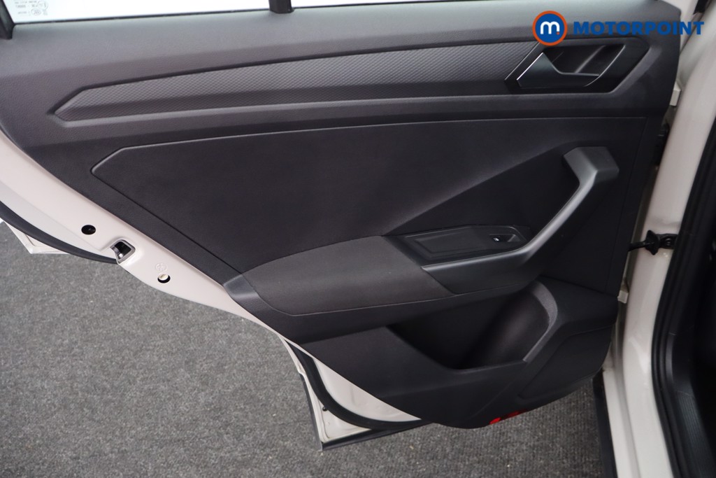 Volkswagen T-Roc Life Manual Petrol SUV - Stock Number (1611669) - 19th supplementary image