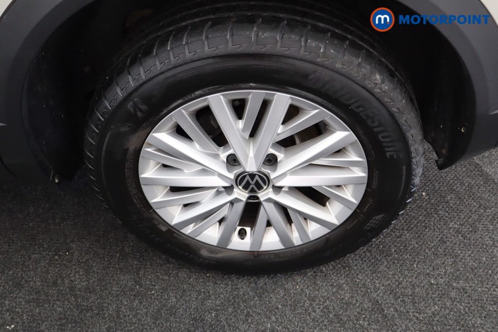 Volkswagen T-Roc Life Manual Petrol SUV - Stock Number (1611669) - 21st supplementary image