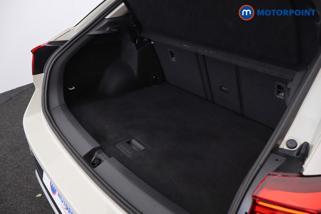 Volkswagen T-Roc Life Manual Petrol SUV - Stock Number (1611669) - 37th supplementary image