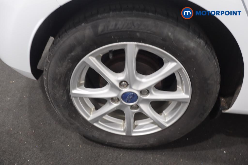 Ford Fiesta Zetec Manual Petrol Hatchback - Stock Number (1622117) - 4th supplementary image