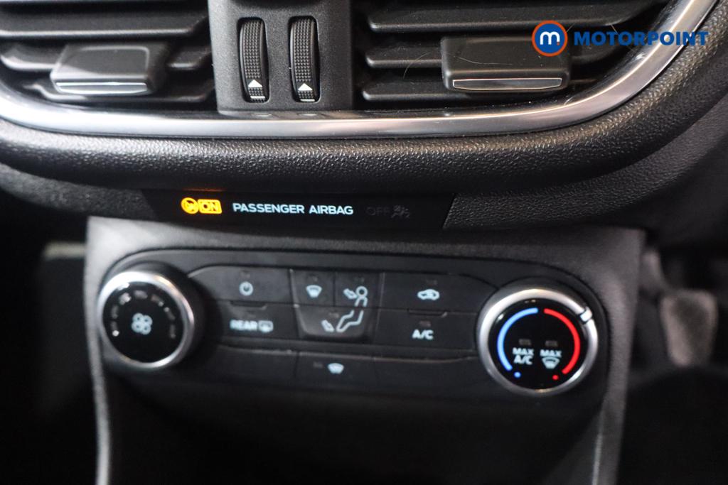 Ford Fiesta Zetec Manual Petrol Hatchback - Stock Number (1622117) - 14th supplementary image