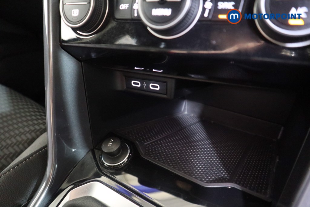 Volkswagen T-Roc R-Line Manual Diesel SUV - Stock Number (1622299) - 9th supplementary image