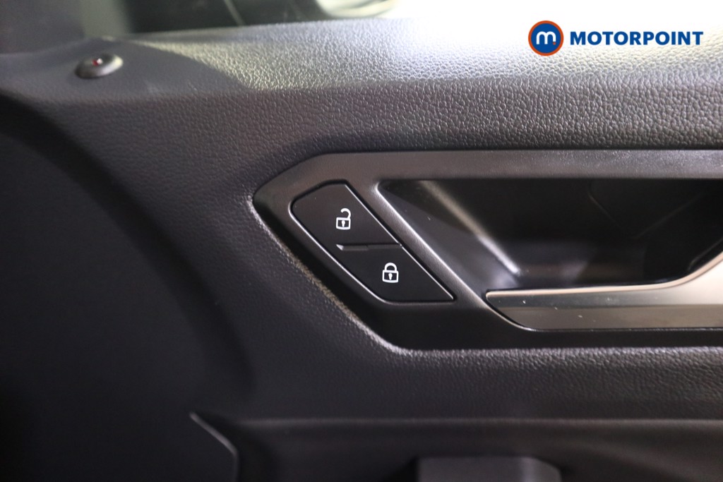 Volkswagen T-Roc R-Line Manual Diesel SUV - Stock Number (1622299) - 14th supplementary image