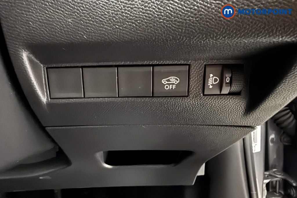 Peugeot 2008 Allure Manual Petrol SUV - Stock Number (1624949) - 5th supplementary image