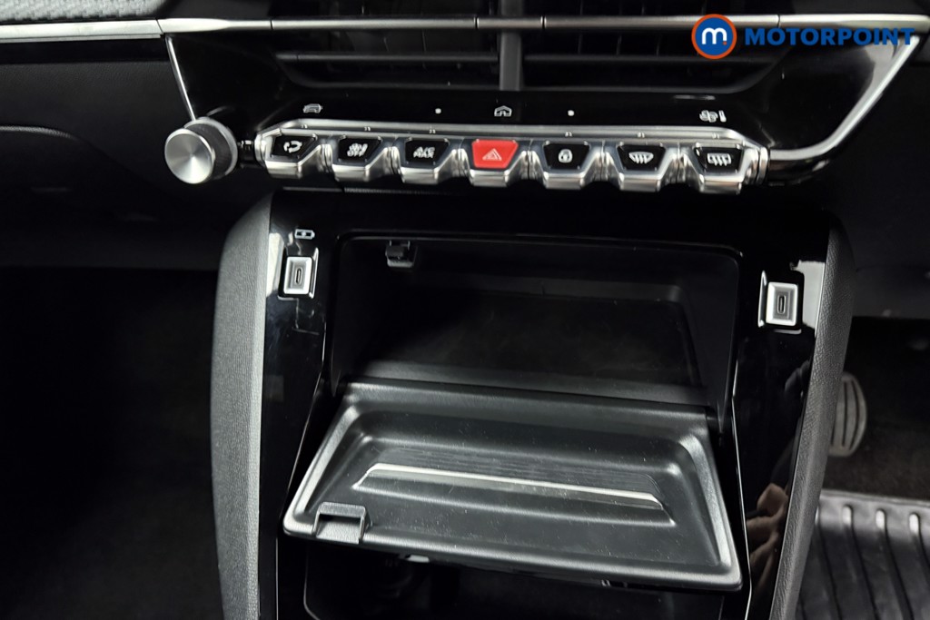 Peugeot 2008 Allure Manual Petrol SUV - Stock Number (1624949) - 11th supplementary image