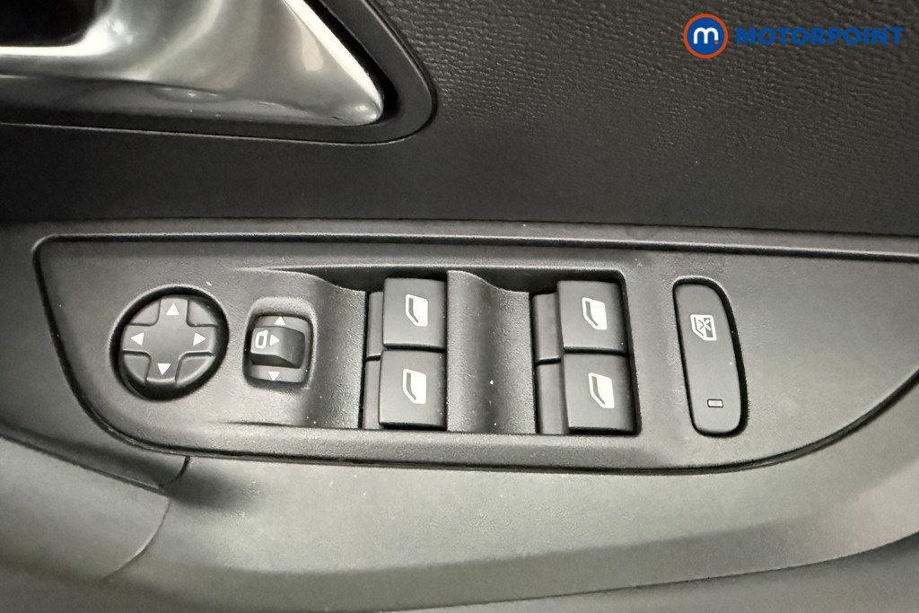 Peugeot 2008 Allure Manual Petrol SUV - Stock Number (1624949) - 15th supplementary image