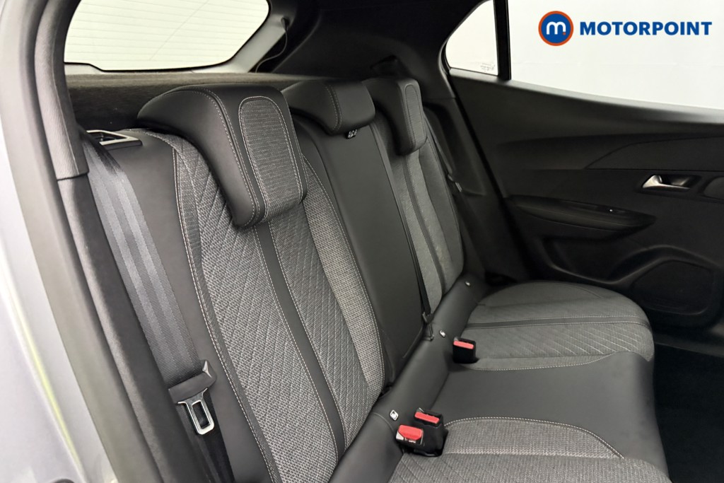 Peugeot 2008 Allure Manual Petrol SUV - Stock Number (1624949) - 17th supplementary image