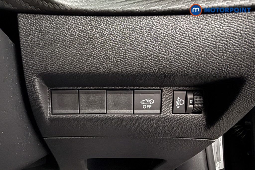 Peugeot 2008 Allure Manual Petrol SUV - Stock Number (1624958) - 5th supplementary image