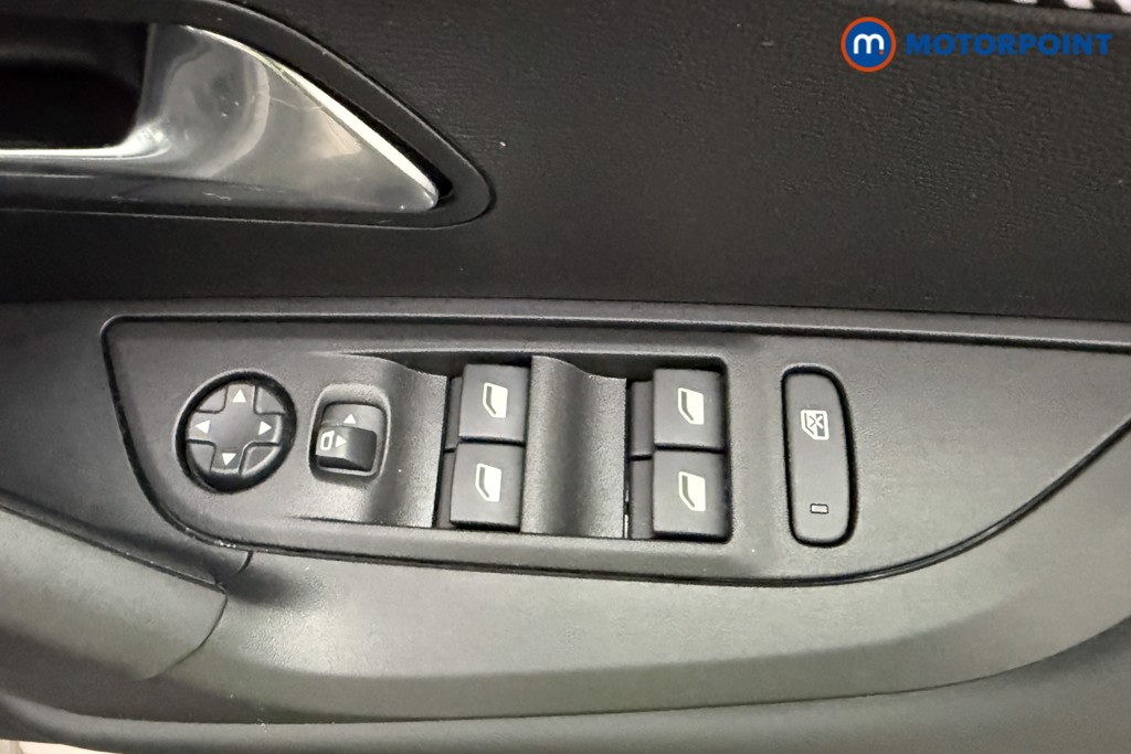 Peugeot 2008 Allure Manual Petrol SUV - Stock Number (1624958) - 15th supplementary image