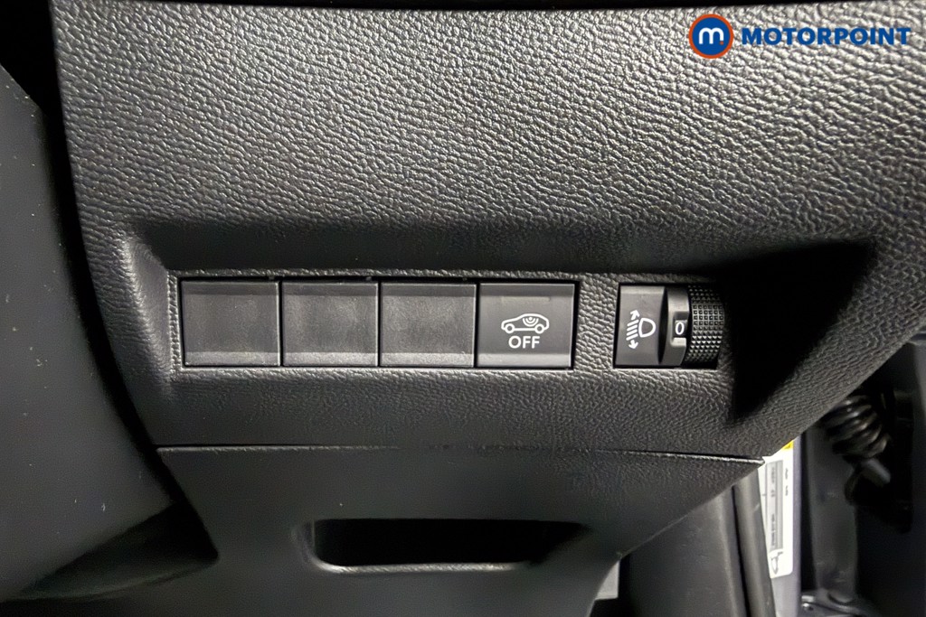 Peugeot 2008 Allure Manual Petrol SUV - Stock Number (1624982) - 6th supplementary image