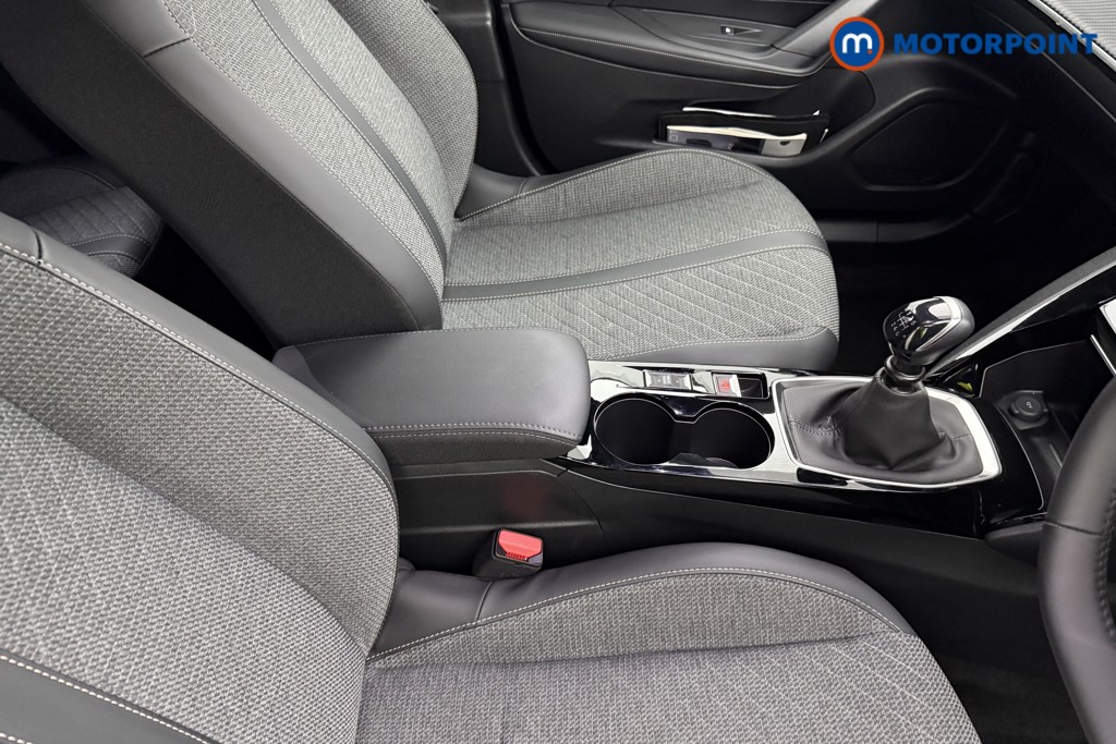 Peugeot 2008 Allure Manual Petrol SUV - Stock Number (1624982) - 14th supplementary image