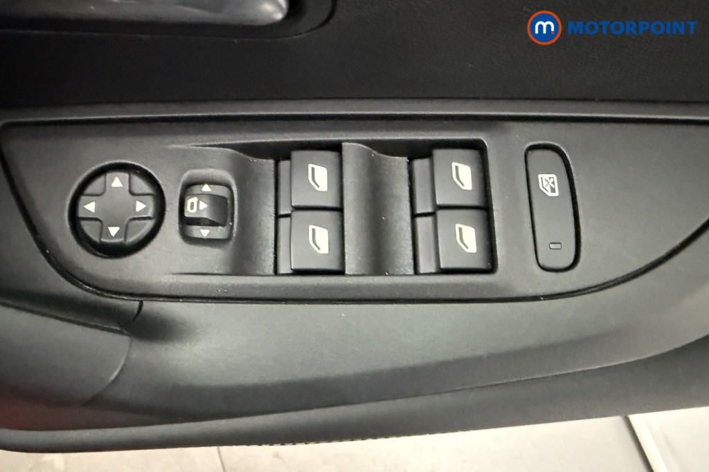 Peugeot 2008 Allure Manual Petrol SUV - Stock Number (1625000) - 16th supplementary image