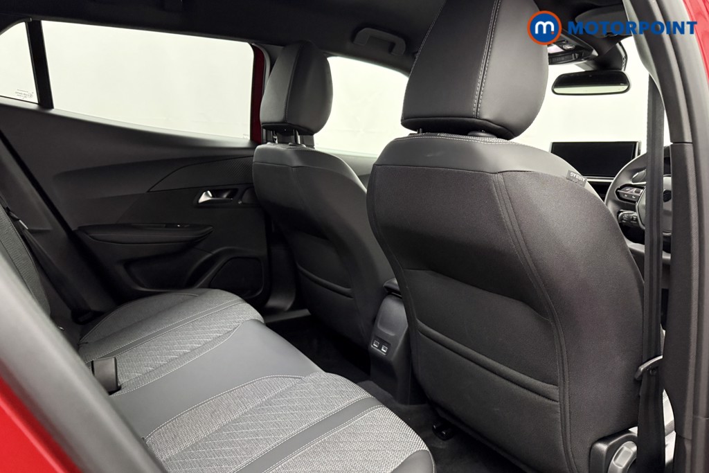 Peugeot 2008 Allure Manual Petrol SUV - Stock Number (1625000) - 17th supplementary image