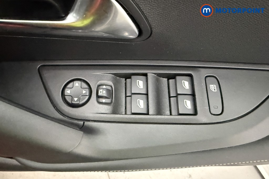 Peugeot 2008 Allure Manual Petrol SUV - Stock Number (1625009) - 16th supplementary image