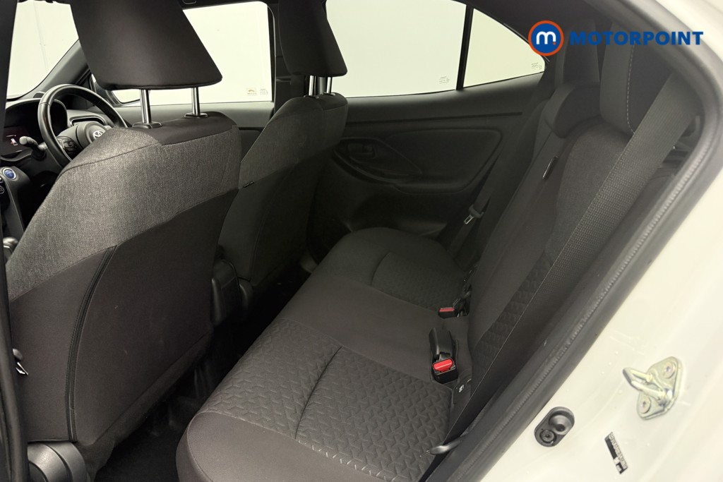 Toyota Yaris Cross Design Automatic Petrol-Electric Hybrid Estate - Stock Number (1625390) - 4th supplementary image
